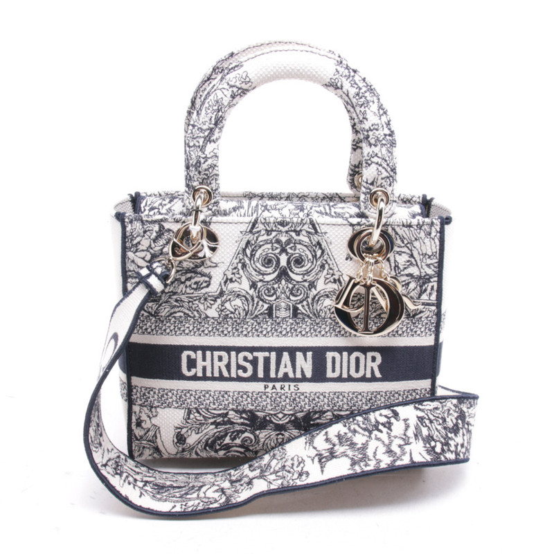Christian Dior News Collections Fashion Shows Fashion Week Reviews and  More  Women bags fashion Christian dior bags Fashion bags